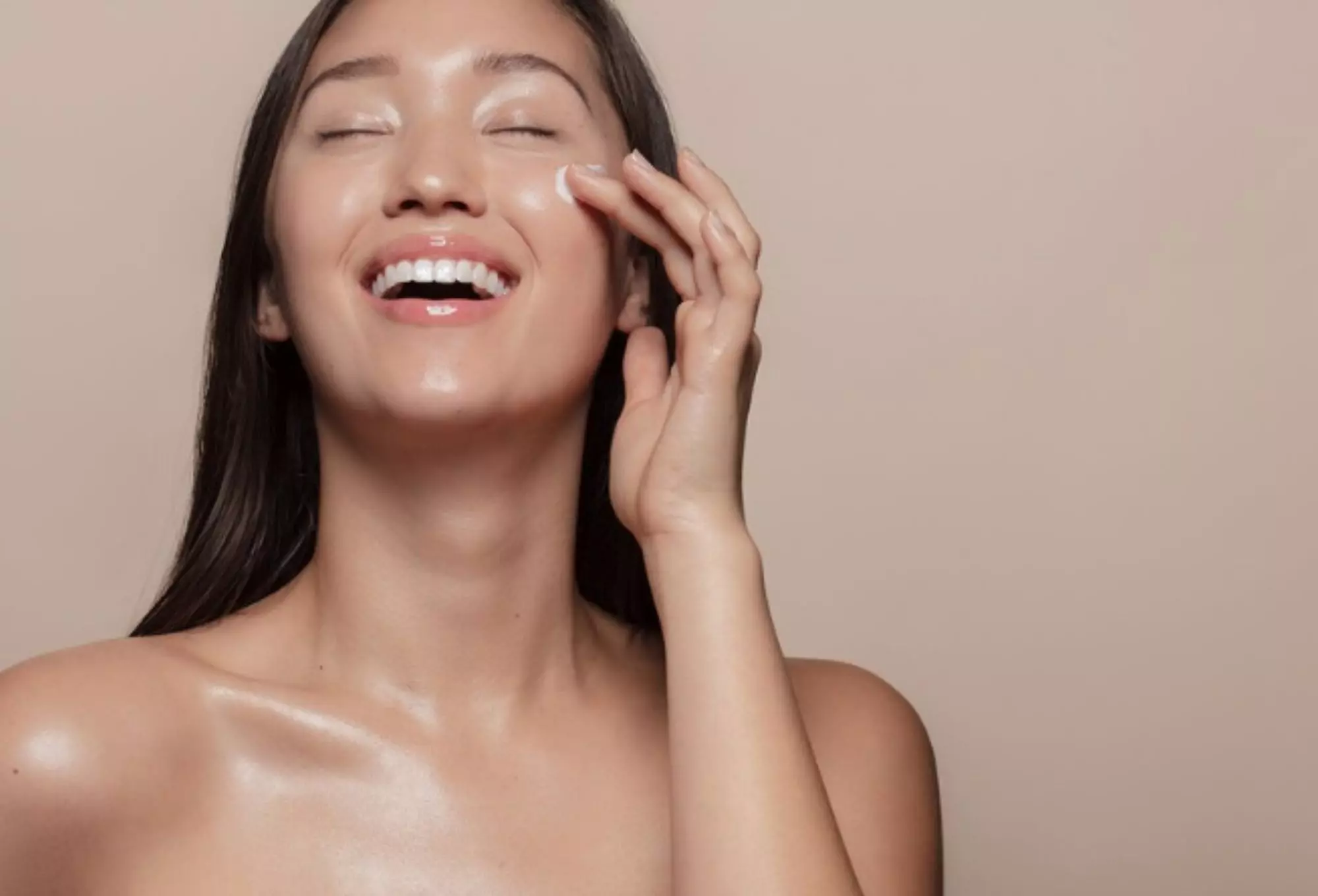 chăm sóc căng chỉ collagen