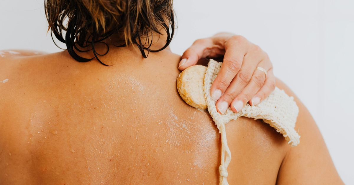 Cách điều trị viêm nang lông ở lưng hiệu quả