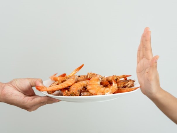 Hải sản có vỏ thuộc nhóm thực phẩm dễ gây dị ứng nhất, như dị ứng da (Nguồn: americasbestcareplus)