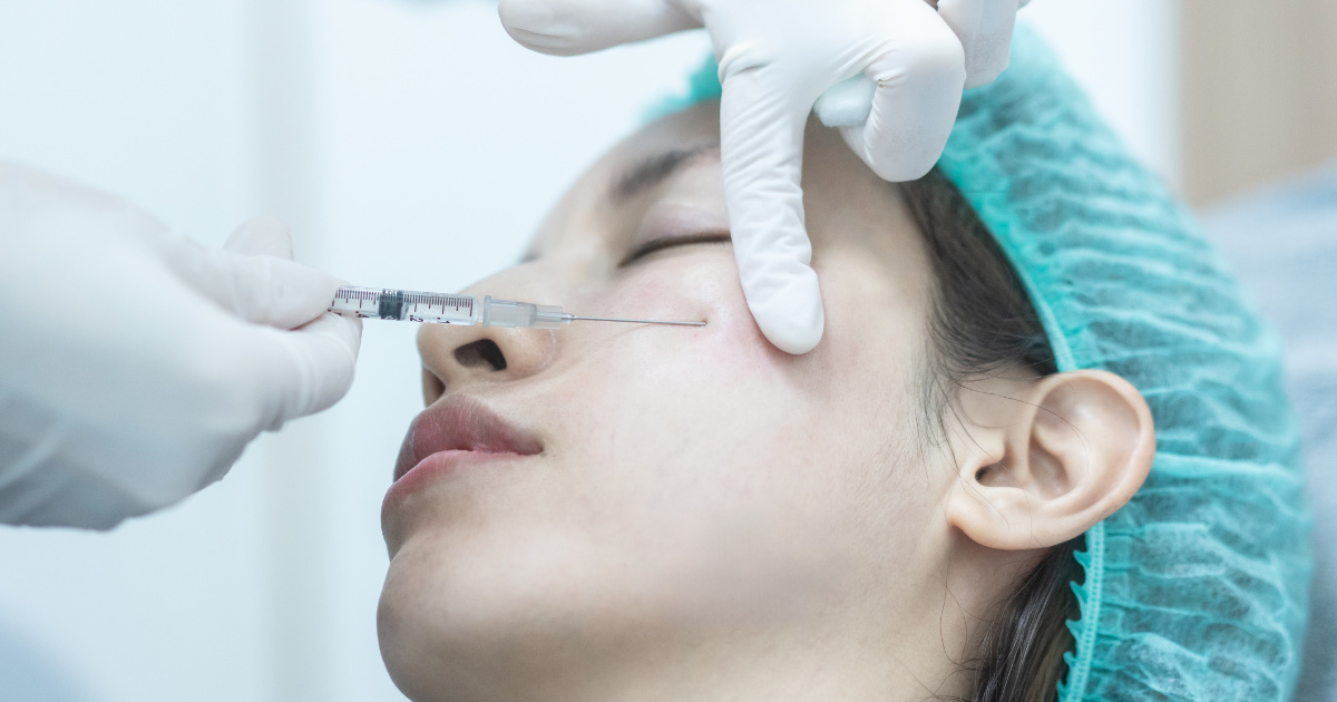 Phẫu thuật là đại phẫu dành cho lão hóa nặng (thường trên 50 tuổi) khi các phương pháp khác không hiệu quả.